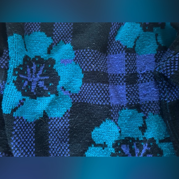 Vintage Elizabeth Lauren sweater size small - Picture 3 of 6